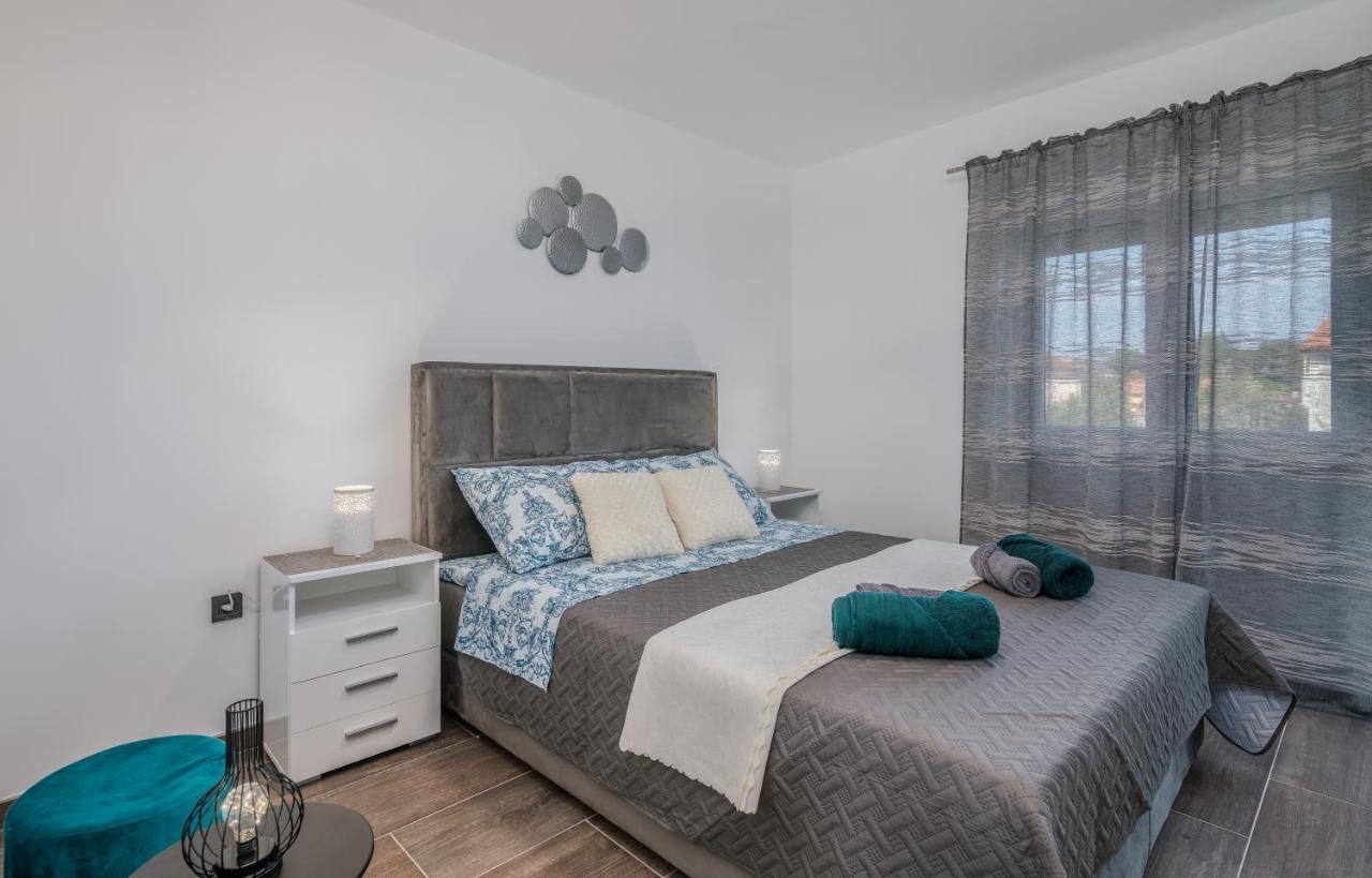 Apartman Luxury Lure Krk Town Bagian luar foto