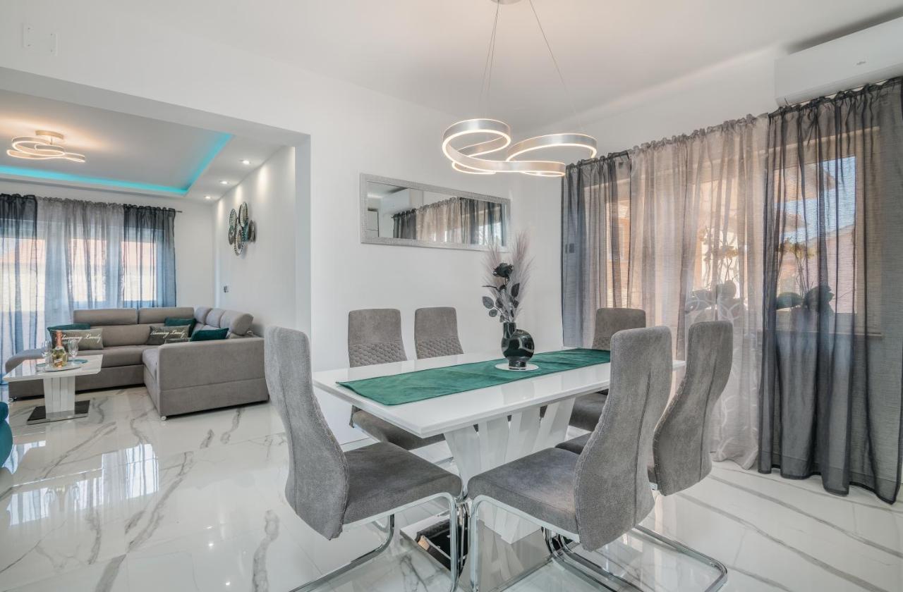 Apartman Luxury Lure Krk Town Bagian luar foto