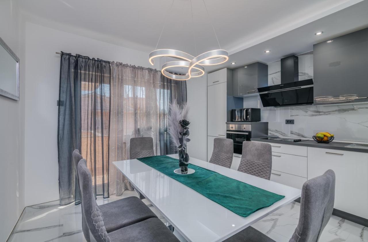 Apartman Luxury Lure Krk Town Bagian luar foto